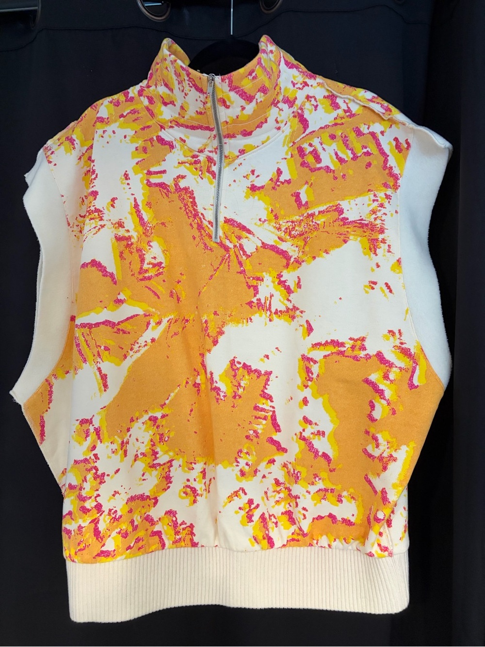 Making The Cut brand NWT oversize Women’s Cream Zip-Neck Graphic Sleeveless Top
